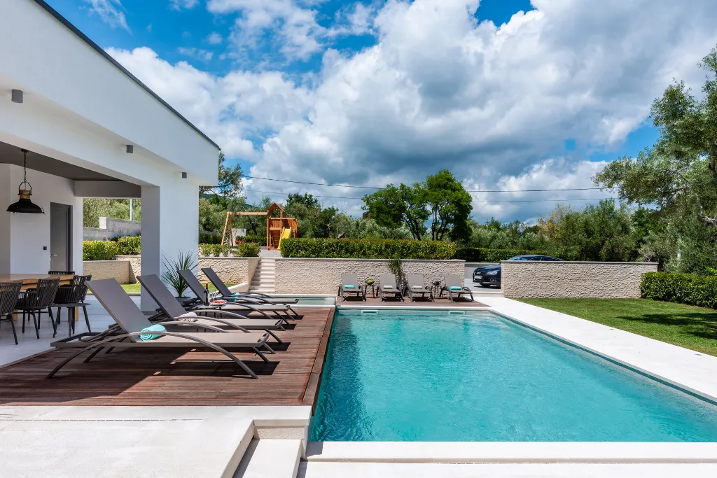 Modern Villa with Pool and Sauna in Labin