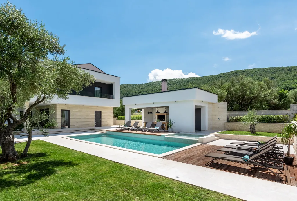 Modern Villa with Pool and Sauna in Labin