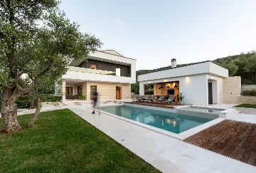 Modern Villa with Pool and Sauna in Labin