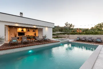 Modern Villa with Pool and Sauna in Labin