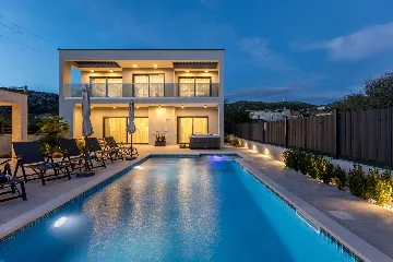 Modern Family Villa with Pool in Marina