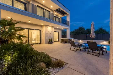 Modern Family Villa with Pool in Marina