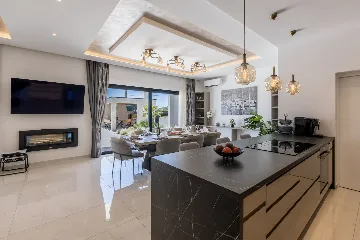 Modern Family Villa with Pool in Marina