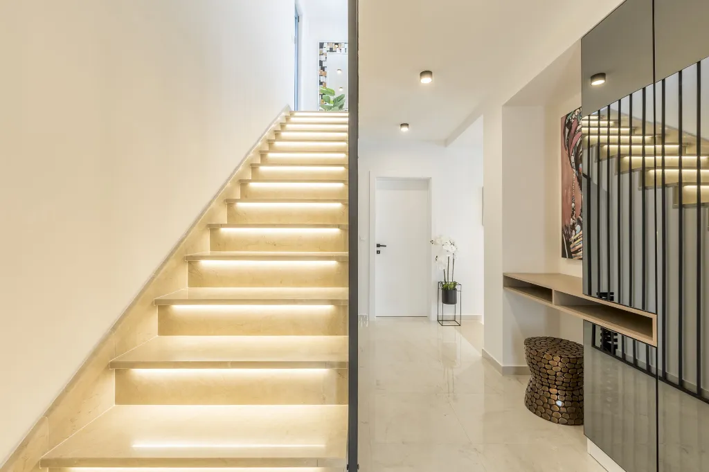 Modern Family Villa with Pool in Marina