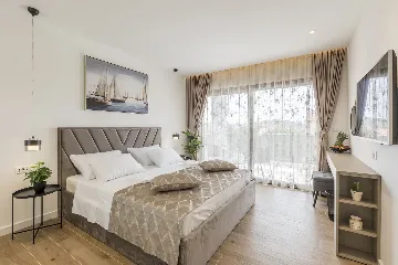 Modern Family Villa with Pool in Marina