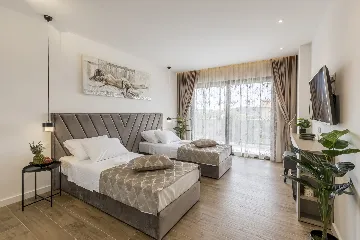 Modern Family Villa with Pool in Marina