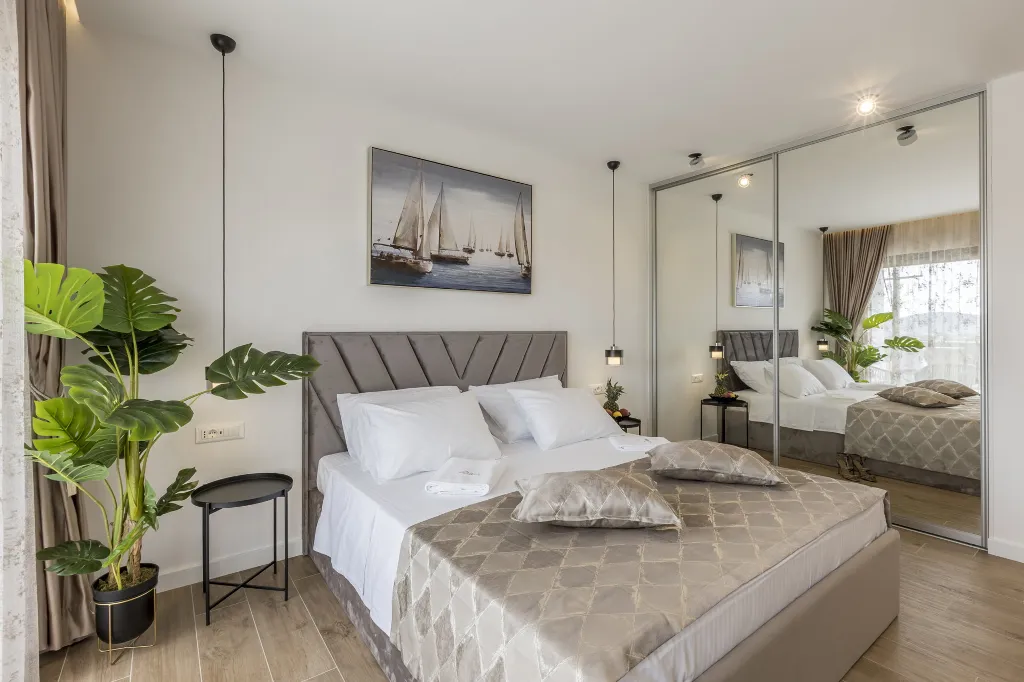 Modern Family Villa with Pool in Marina