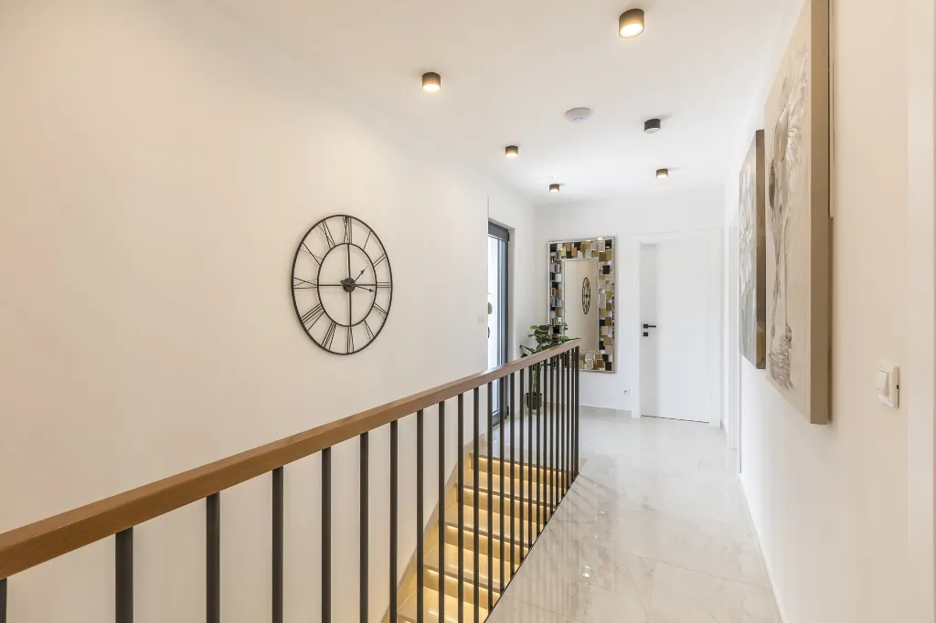 Modern Family Villa with Pool in Marina