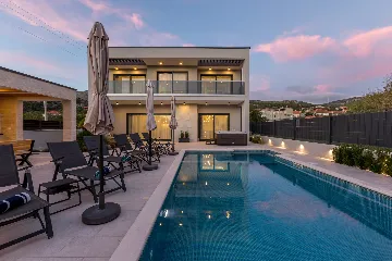 Modern Family Villa with Pool in Marina