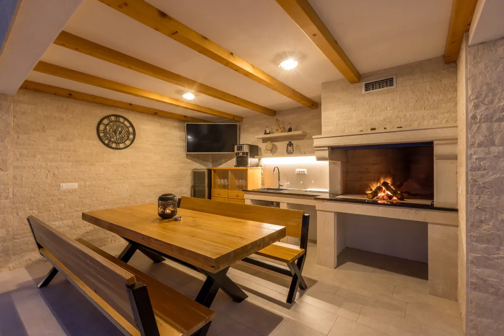 Modern Family Villa with Pool in Marina