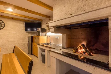 Modern Family Villa with Pool in Marina