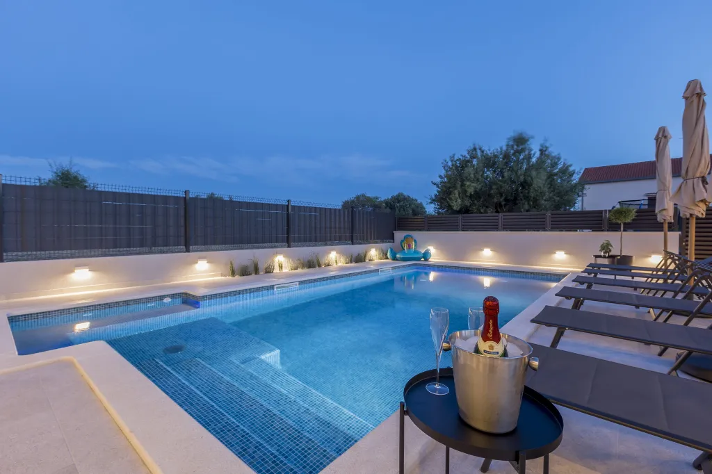 Modern Family Villa with Pool in Marina