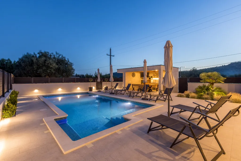 Modern Family Villa with Pool in Marina