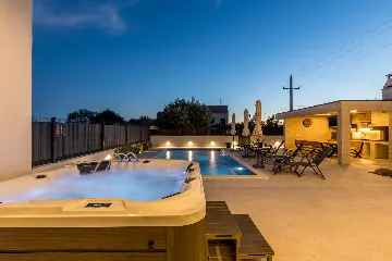 Modern Family Villa with Pool in Marina