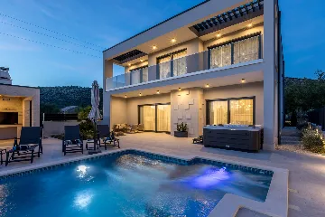 Modern Family Villa with Pool in Marina