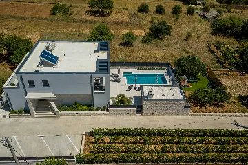 Modern Family Villa with Pool in Marina