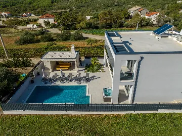 Modern Family Villa with Pool in Marina