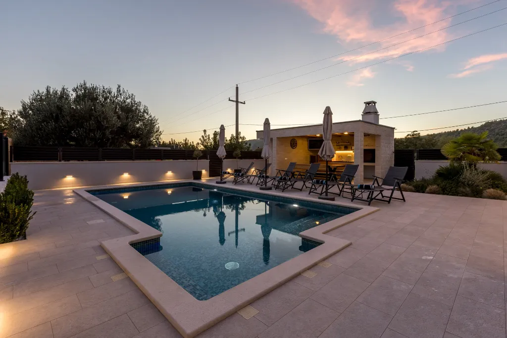 Modern Family Villa with Pool in Marina