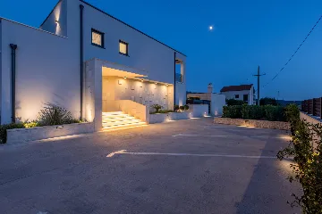 Modern Family Villa with Pool in Marina