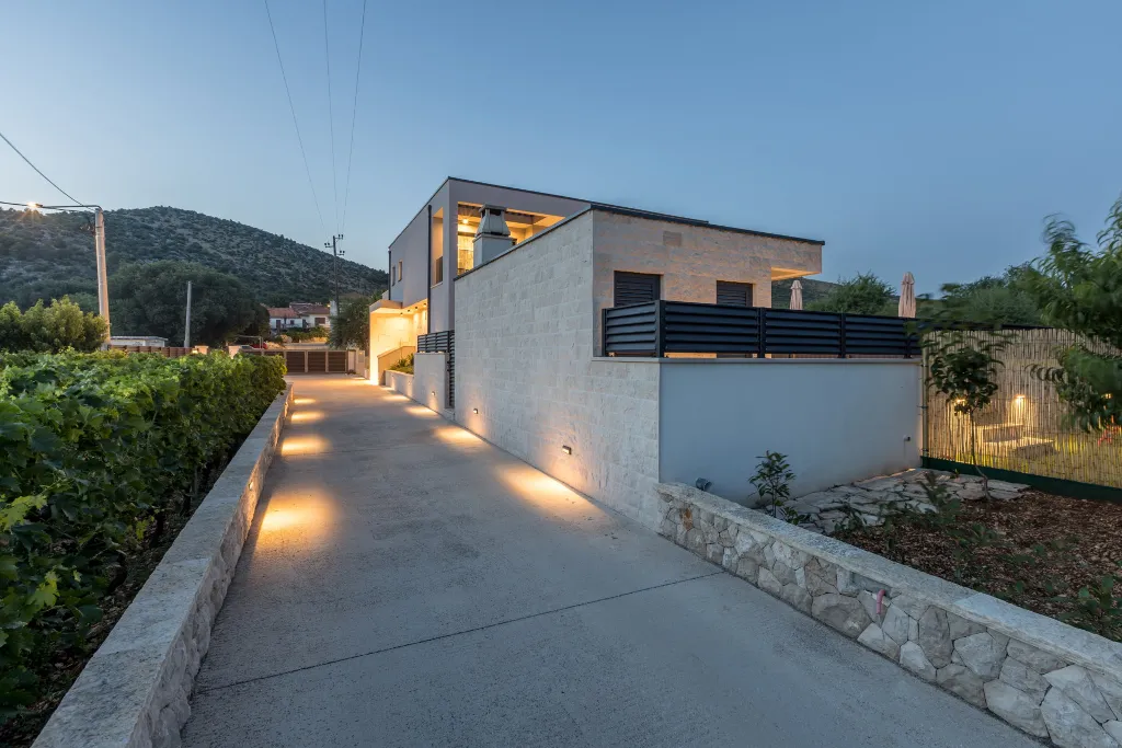 Modern Family Villa with Pool in Marina