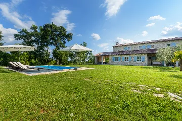 Spacious Countryside Villa with Pool near Marčana