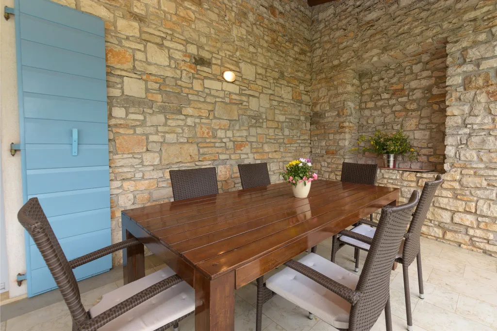 Spacious Countryside Villa with Pool near Marčana