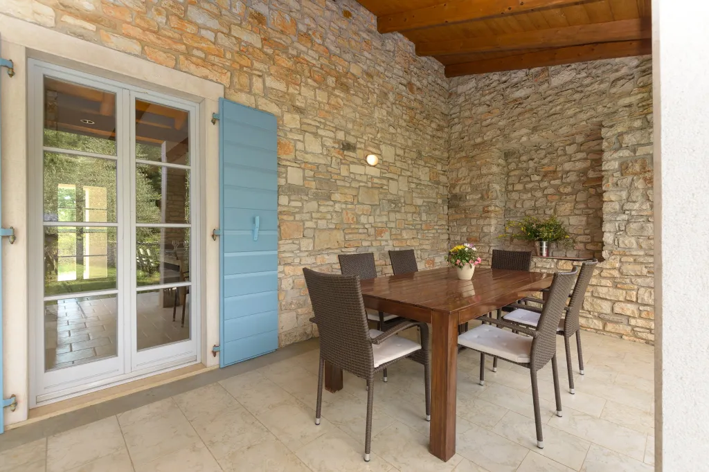 Spacious Countryside Villa with Pool near Marčana