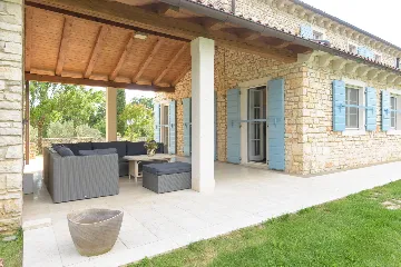 Spacious Countryside Villa with Pool near Marčana