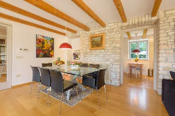 Spacious Countryside Villa with Pool near Marčana