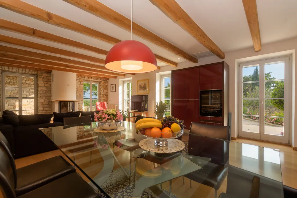 Spacious Countryside Villa with Pool near Marčana