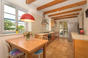 Spacious Countryside Villa with Pool near Marčana