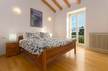 Spacious Countryside Villa with Pool near Marčana