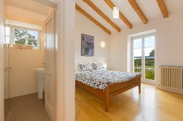 Spacious Countryside Villa with Pool near Marčana