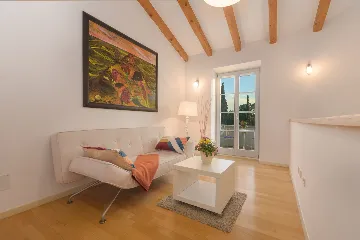 Spacious Countryside Villa with Pool near Marčana