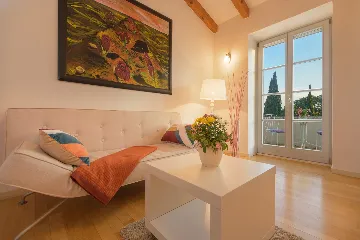 Spacious Countryside Villa with Pool near Marčana