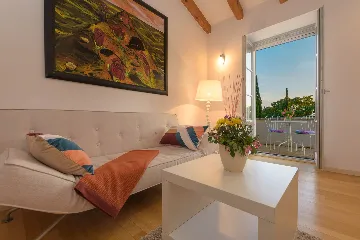 Spacious Countryside Villa with Pool near Marčana