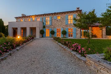 Spacious Countryside Villa with Pool near Marčana