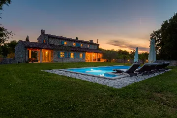 Spacious Countryside Villa with Pool near Marčana