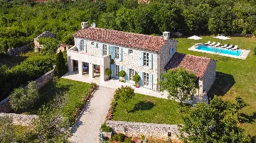 Spacious Countryside Villa with Pool near Marčana