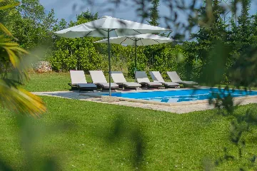 Spacious Countryside Villa with Pool near Marčana