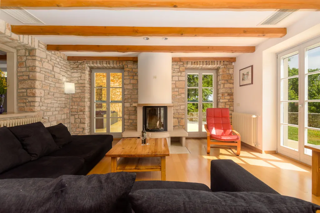 Spacious Countryside Villa with Pool near Marčana