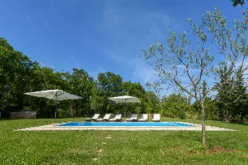 Spacious Countryside Villa with Pool near Marčana