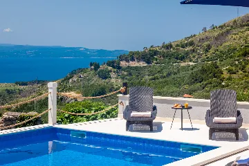 Stone Retreat Villa with Pool in Tučepi