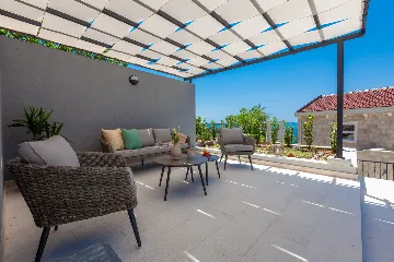 Stone Retreat Villa with Pool in Tučepi