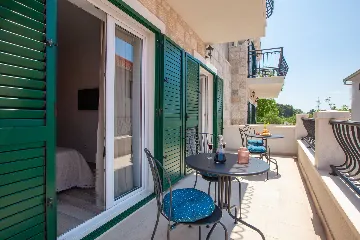 Stone Retreat Villa with Pool in Tučepi