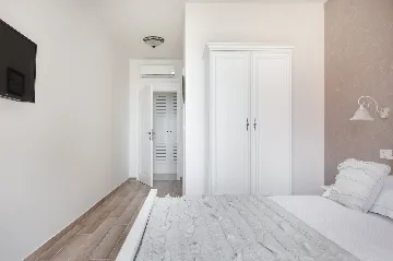 Stone Retreat Villa with Pool in Tučepi