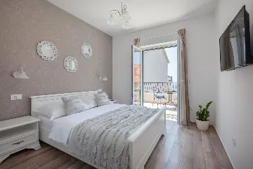 Stone Retreat Villa with Pool in Tučepi