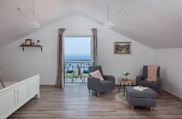 Stone Retreat Villa with Pool in Tučepi