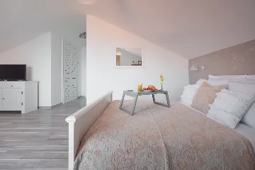 Stone Retreat Villa with Pool in Tučepi