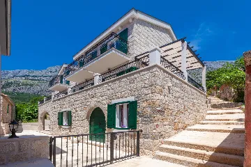 Stone Retreat Villa with Pool in Tučepi